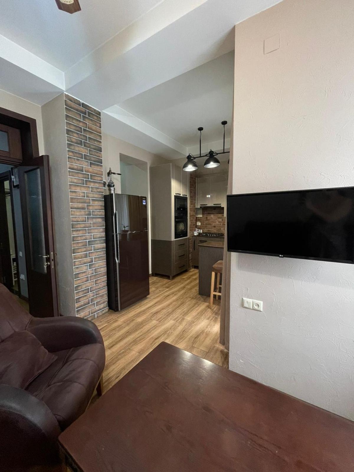 Apartment Anzi Batumi Luaran gambar